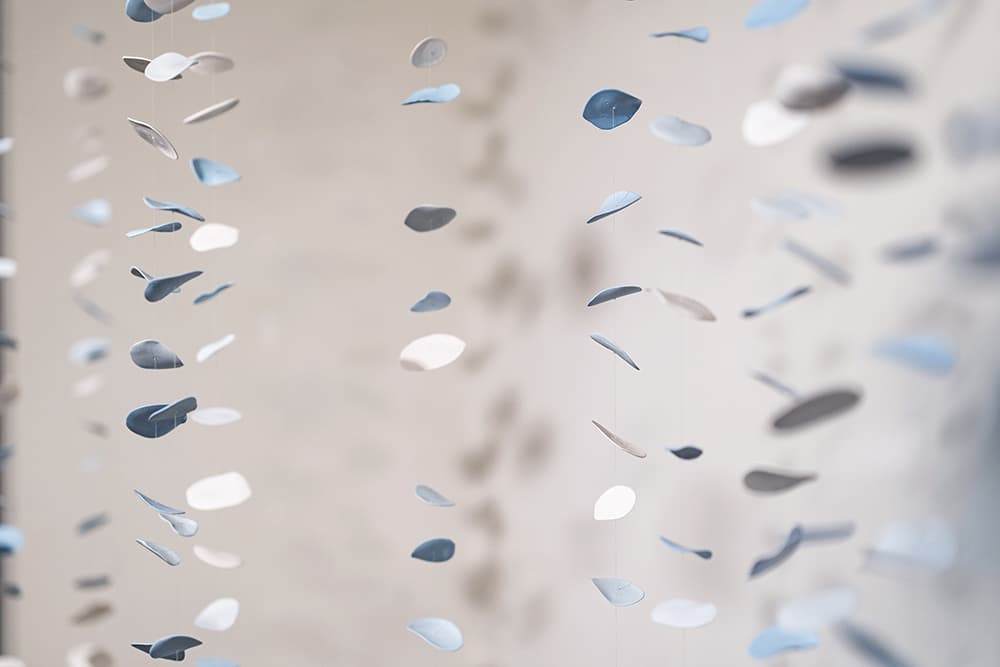 다연, 환기(換氣, 喚起), 백자토, 200cm, 2019