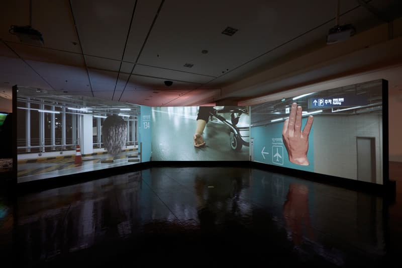 김웅용, <데모>, 뉴미디어, 3채널 HD 비디오, 15분, 1500x500cm(가변크기), 2018