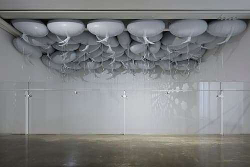 필립 파레노_Speech bubbles, 1997 Mylar balloons, helium Variable dimensions