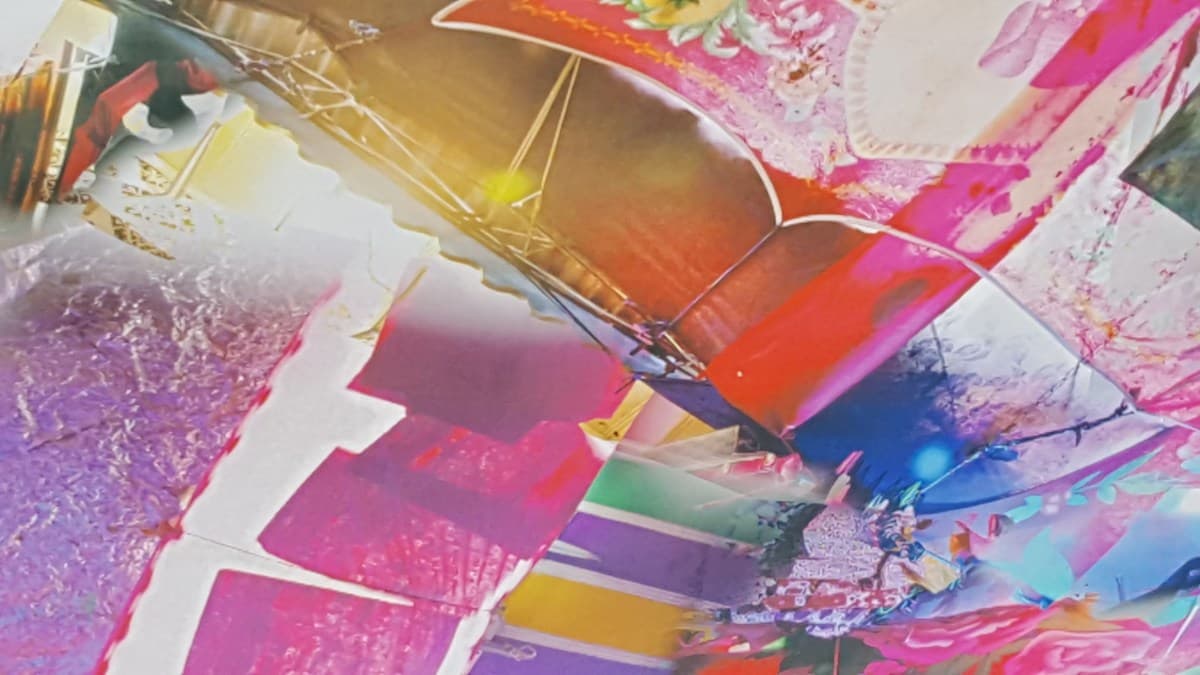 송성진, Temperature of Cambodia_Sky, 2016, 가변설치, 현수막 천 Sungjin Song, Temperature of Cambodia_Sky, 2016, variable size, banner fabric
