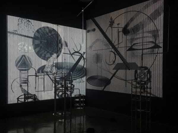 보이지 않는 것을 공기 중에 배열하는 기술 The Art of Arranging the Invisible in the Air