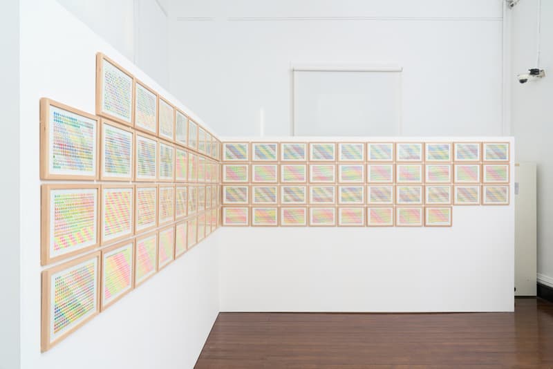 이은우, <3, 5, 8, 9mm / W R B Y G NY NR NP NG>, 2008, 모눈종이에 라벨 스티커, 각 21×29.7cm (×77개)