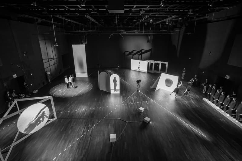 진달래&박우혁, Moving present 6 채널 비디오 & 사운드 인스톨레이션, 퍼포먼스, dimension valuable, 2016