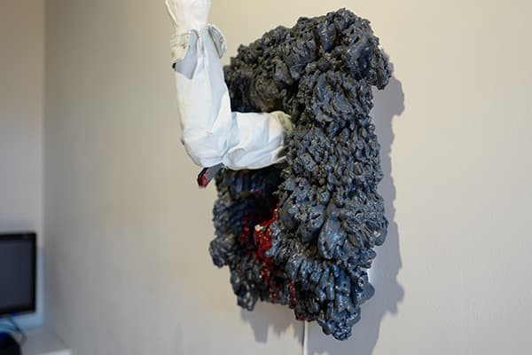 이승아_할수있어할수있어할수있어할수있어할수있어_30*40*20(cm)_3dprinted arm, 모터, 폴리우레탄폼_2017