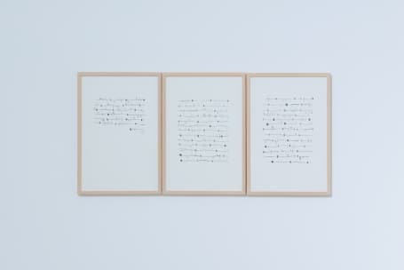 시보 1(2014.3), 2015, 종이에 먹지, 48.7x33.4cm 시보 2(2014.5), 2015, 종이에 먹지, 48.7x33.4cm 시보 3(2015.1), 2015, 종이에 먹지, 48.7x33.4cm
