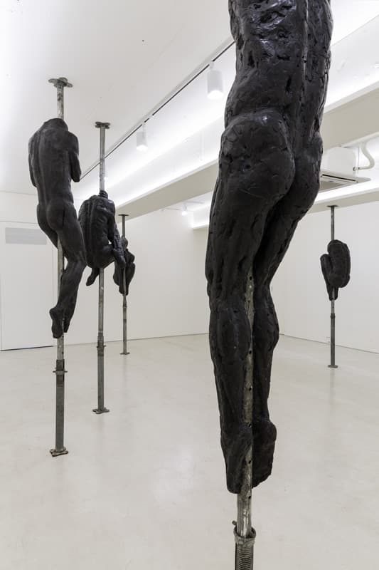 황학삼 개인전: HUMAN STAIN, 전시전경, 챕터투