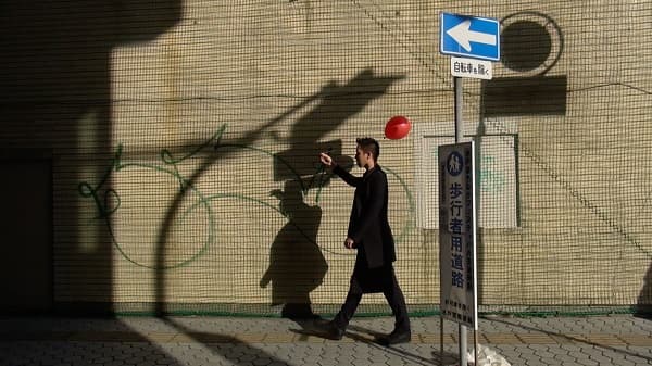 정연두, <마술사와의 산책>, 2014 Yeondoo Jung, Magician’s Walk, 2014, video, 00:55:15