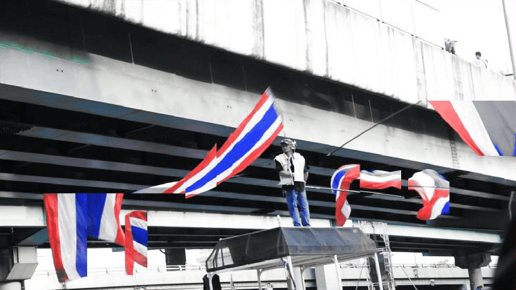 16 x 9 캡슐 16 X 9 CAPSULE 우틴 찬사타부트 Wuttin Chansataboot Thailand/2014/6’40”/B&W/color