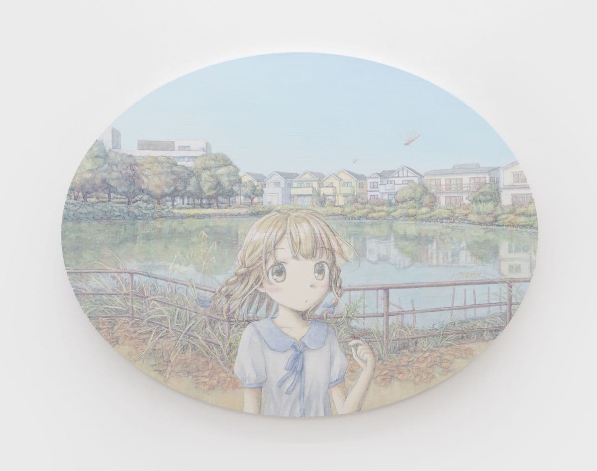 Emi KURAYA, Dragonflies and a Circular Pond, 2025, Oil on canvas, 118.7×155×3cm @2025 Emi Kuraya/Kaikai Kiki Co., Ltd. All Rights Reserved.