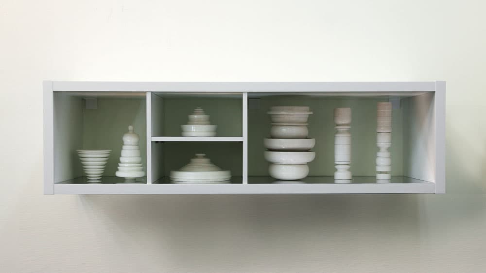 주세균, Cupboard #2, 세라믹, 나무, 거울, 39x39x147cm, 2015