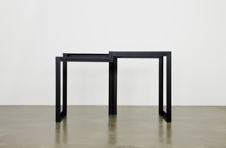 이은우_Blue Triangle and Black Rectangle(부분)_Powder coating, steel_120 x 74 x 60cm_2016