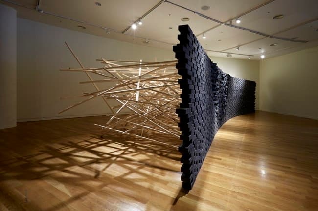 자크 코프만 〈떨리는 벽〉 / 2,000×10,000×200mm / bricks / 2015