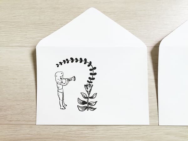 <4월 1일, 오후 네시>, 로리, brush pen drawing on envelope, 2015