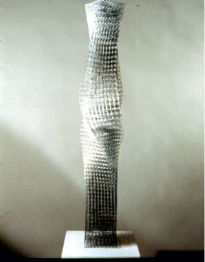 침묵의 기둥, 1979