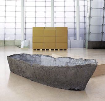 뒤를 돌아보지 마라-무제, 1994/2006 재제작, 85X377X142cm  콘크리트, 철근, 철망