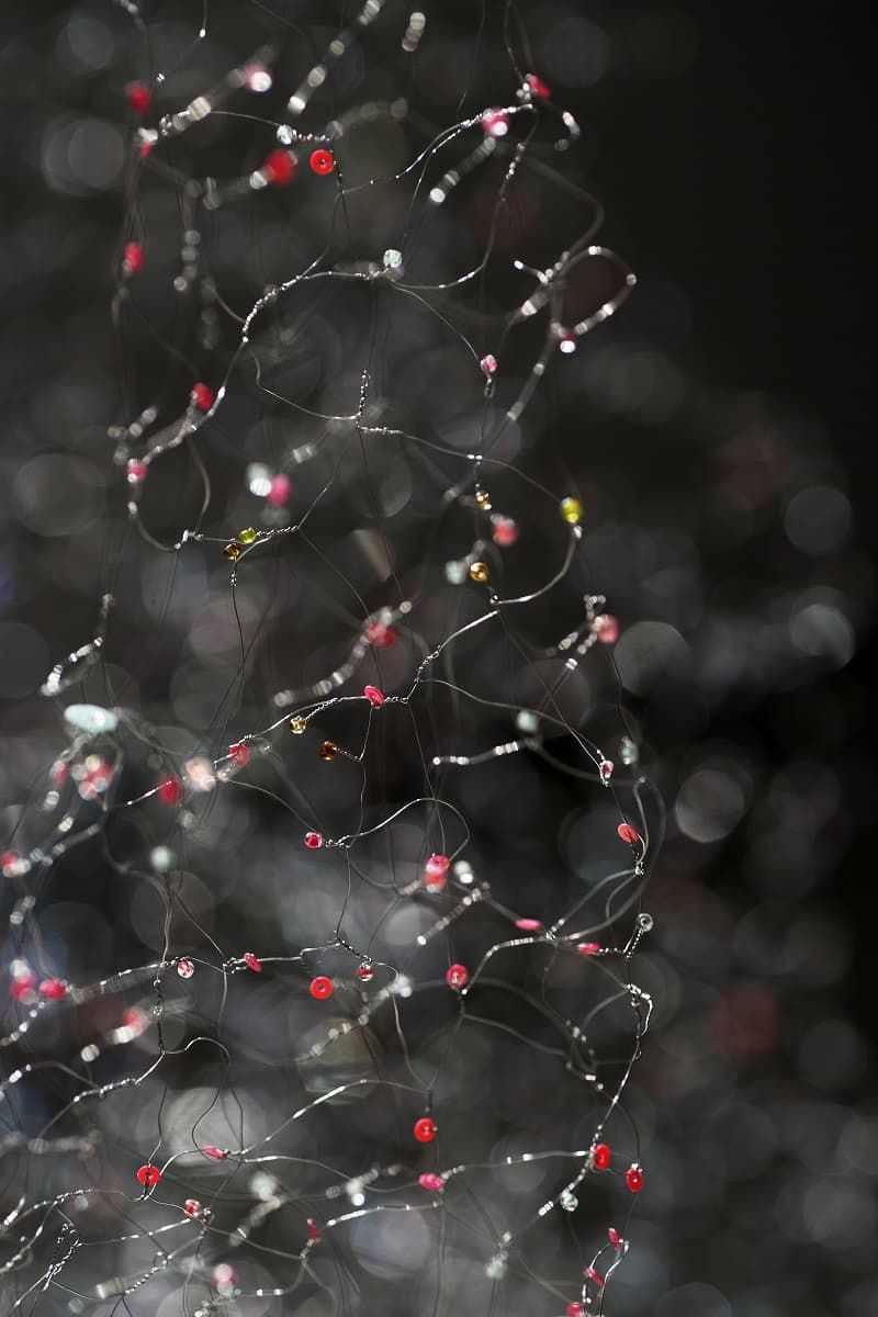 <Emo-Cell, 눈물> mixed media with wire, 자유크기, 2009
